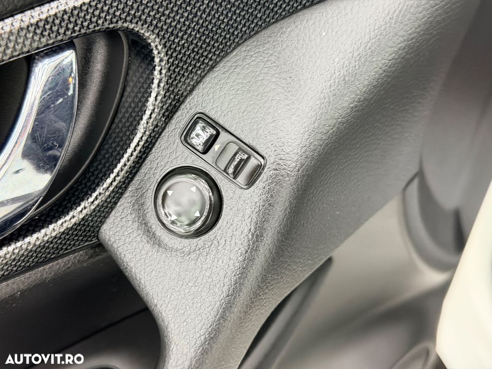 Nissan X-Trail 1.6 dCi N-Connecta - 9