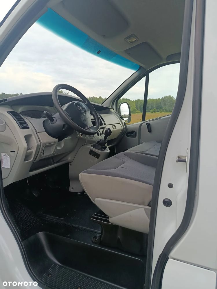 Opel Vivaro - 10