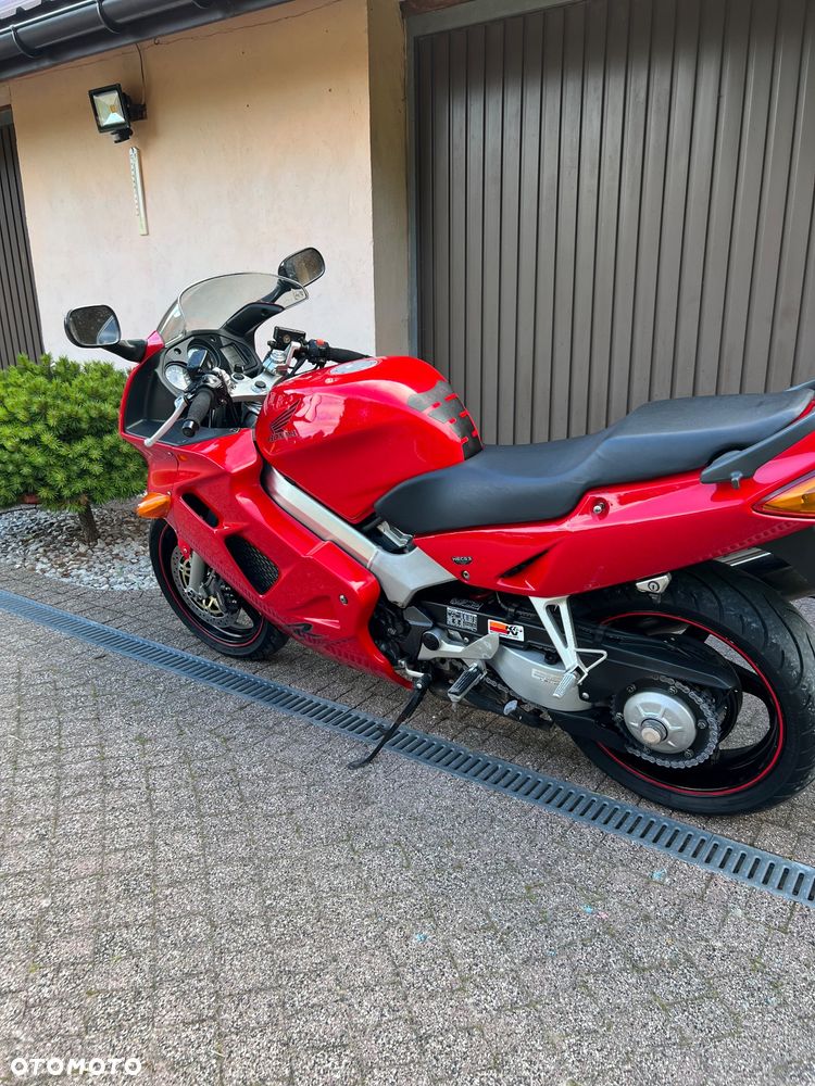 Honda VFR - 8