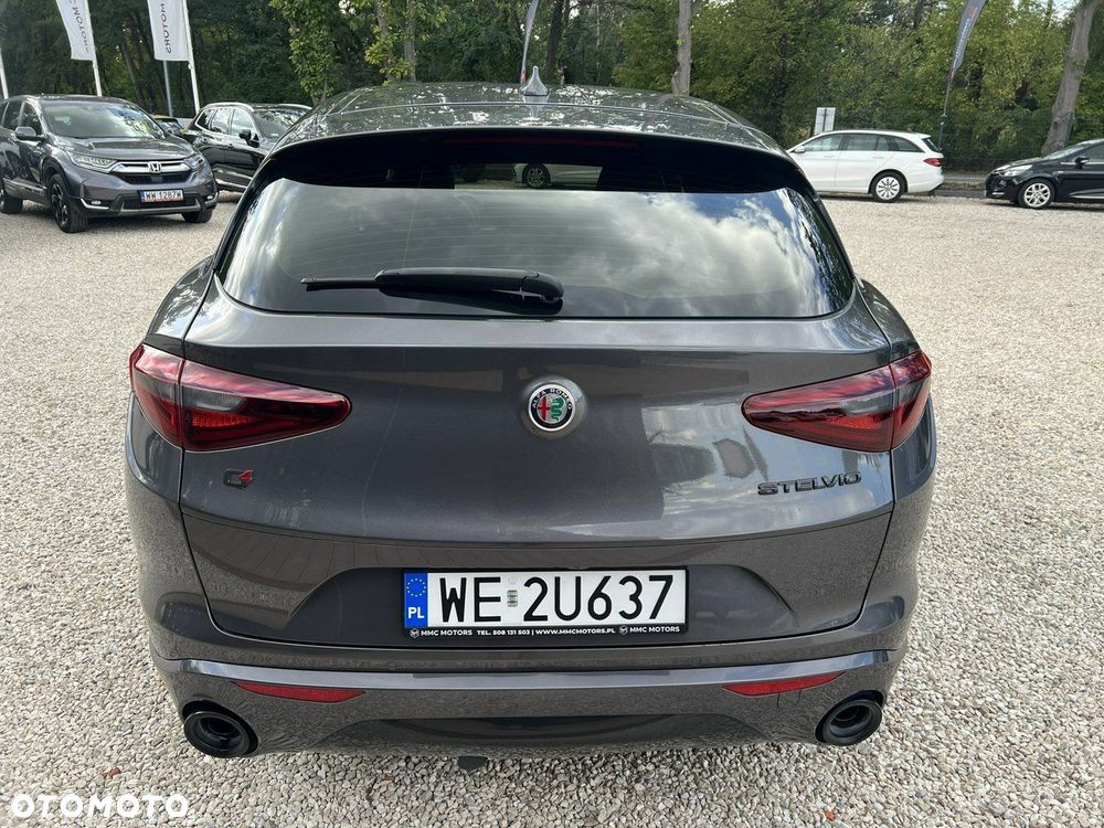 Alfa Romeo Stelvio - 21