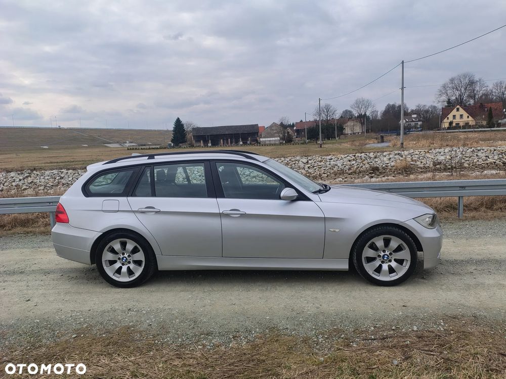 BMW Seria 3 318d DPF Edition Sport - 18