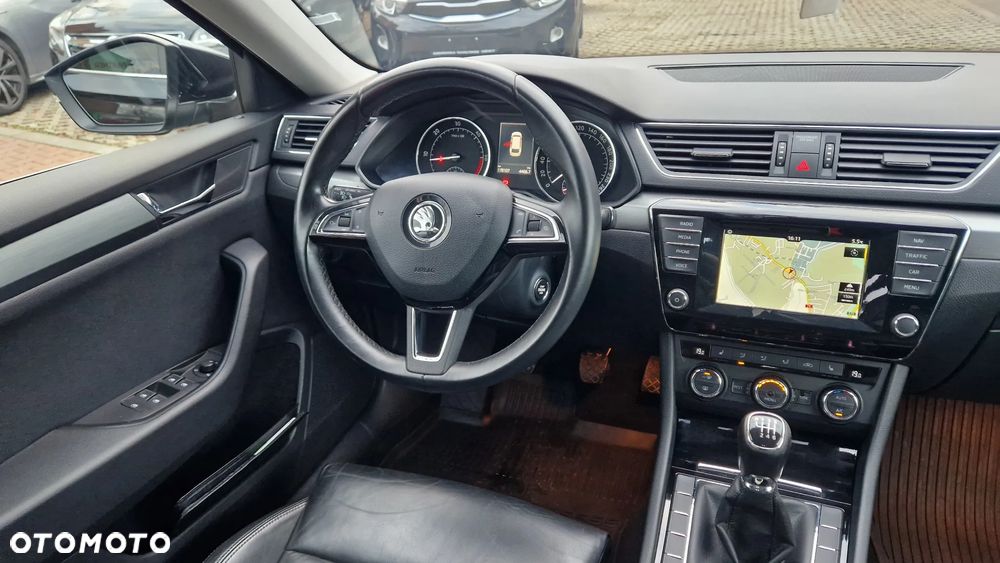 Skoda Superb 1.6 TDI GreenLine - 32
