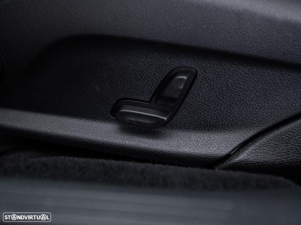 Mercedes-Benz E 300 de AMG Line - 18