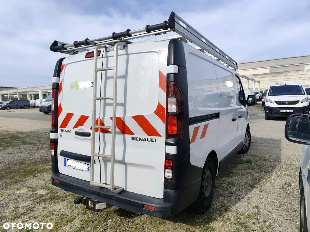Renault TRAFIC - 2