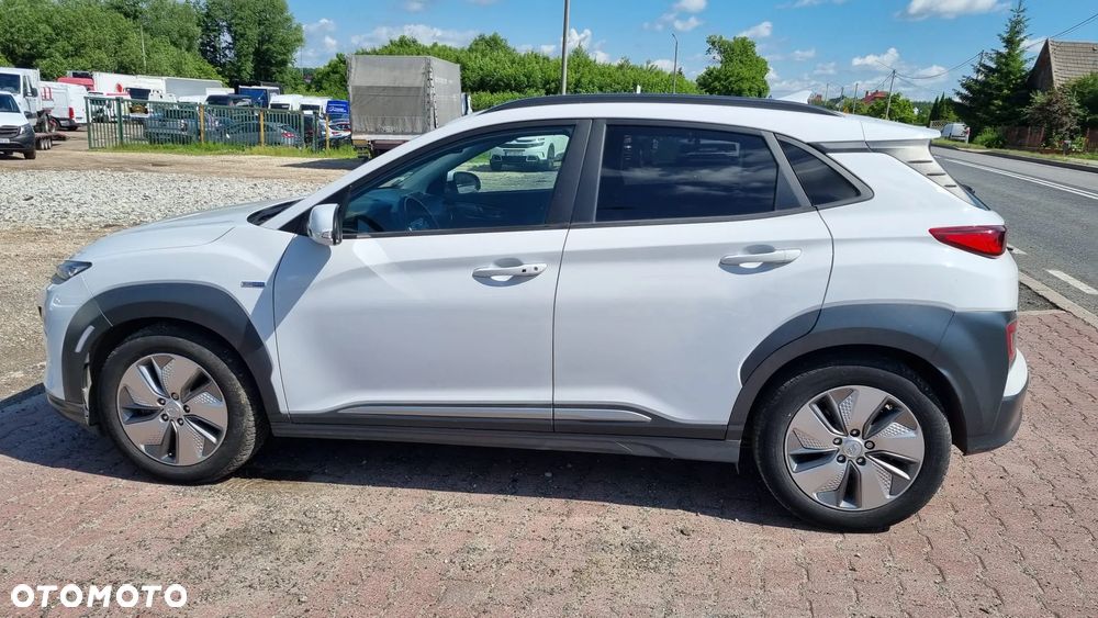 Hyundai Kona 64kWh Executive - 10