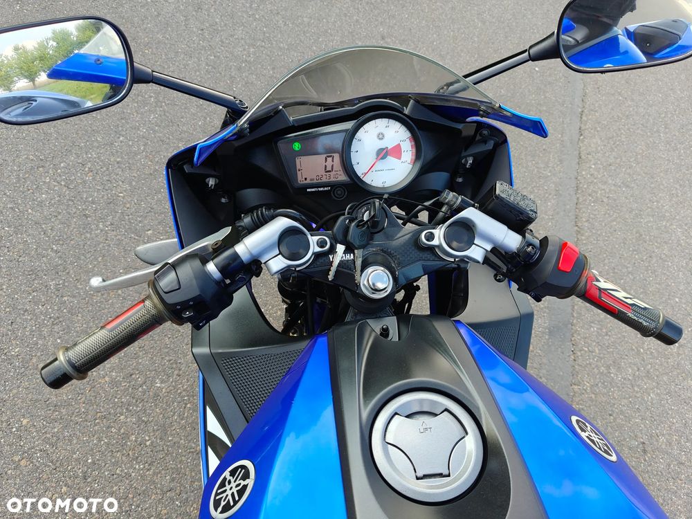 Yamaha YZF - 11
