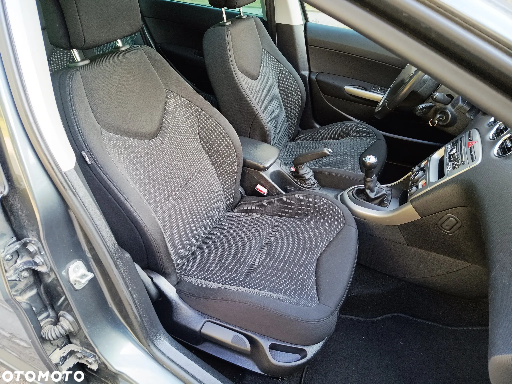 Peugeot 308 1.6 Premium Plus - 20