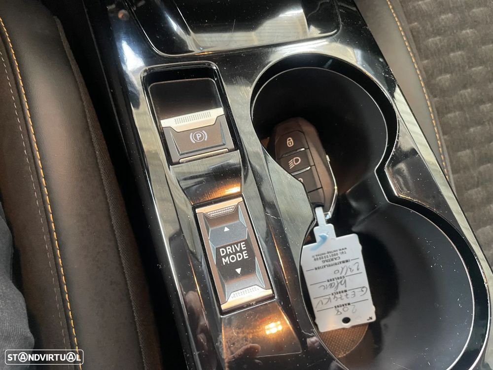 Peugeot 208 PureTech 100 EAT8 Allure Pack - 21