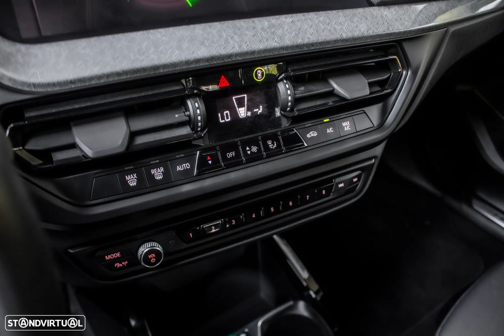 BMW 116 d Pack M - 24