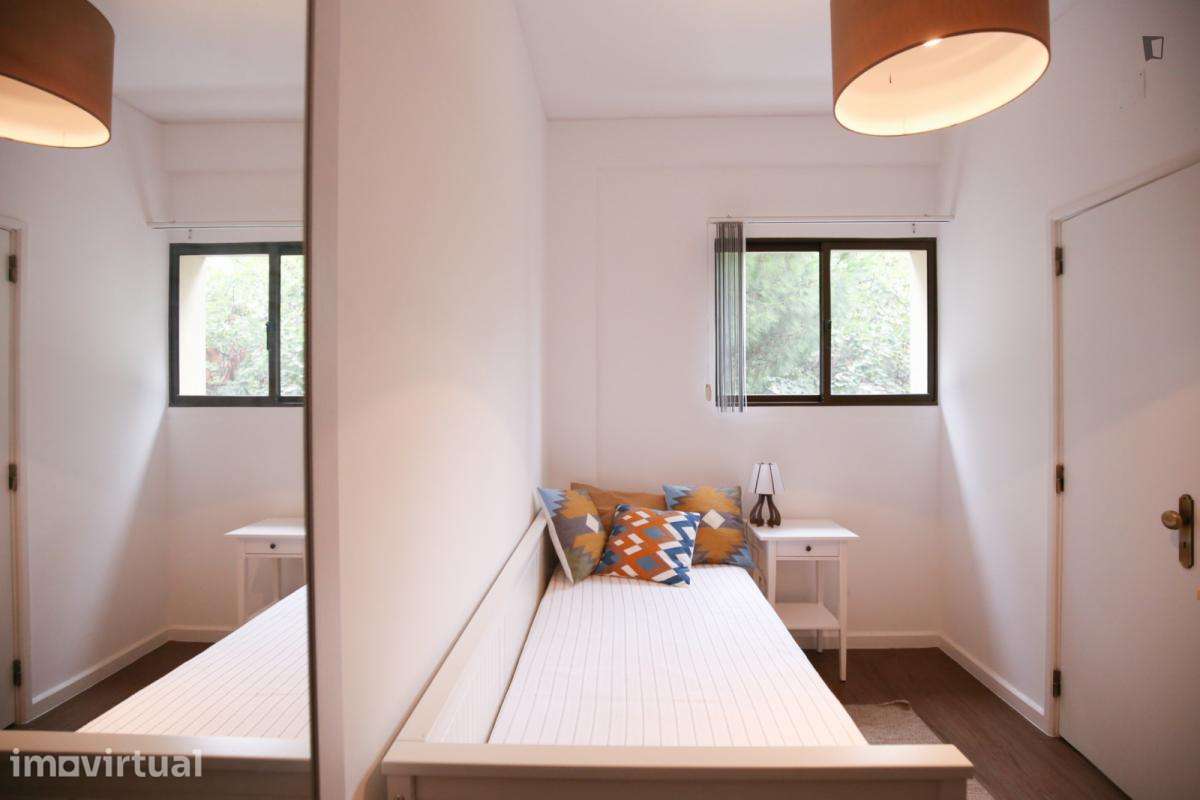Quarto - localizado em Lisbon - Grande imagem: 3/30