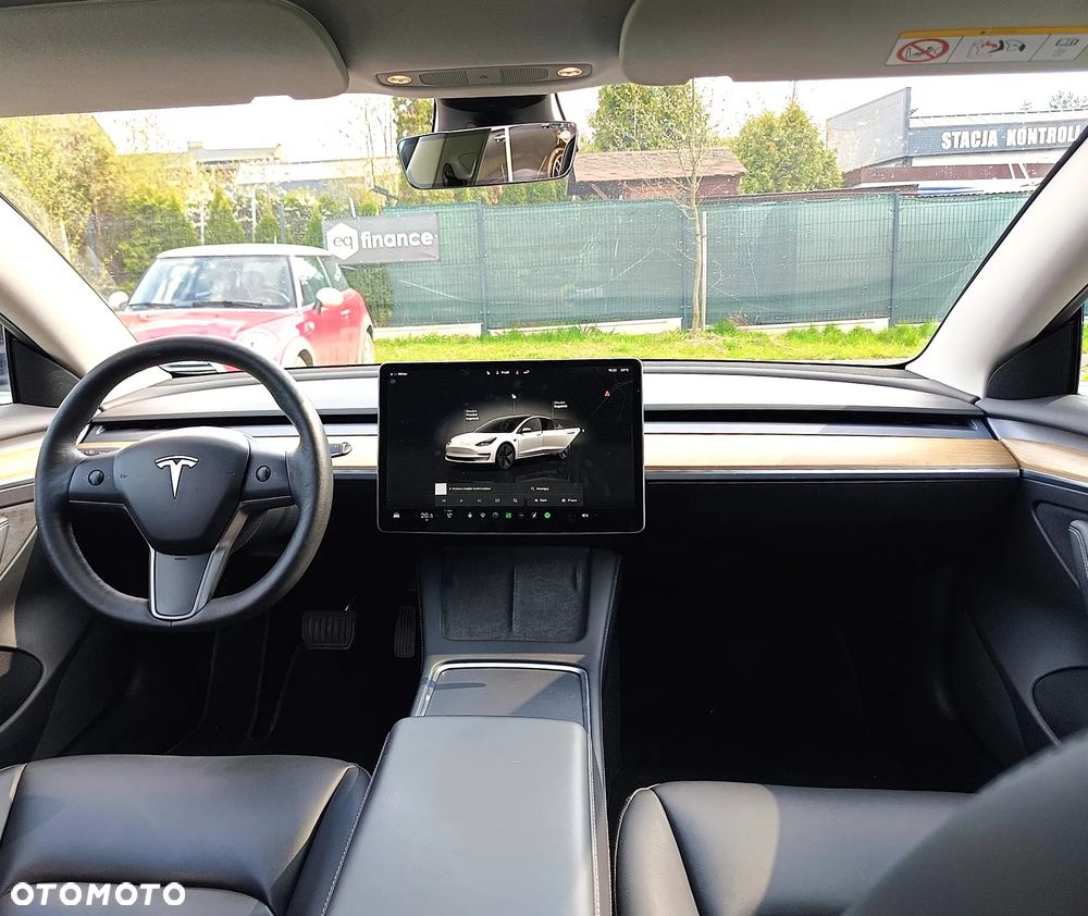 Tesla Model 3 - 13
