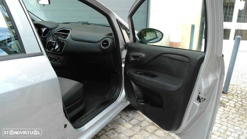 Fiat Punto 1.3 M-Jet Lounge S&S - 19