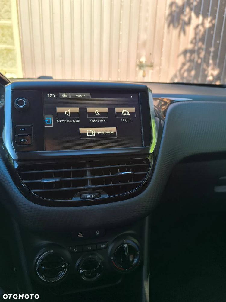 Peugeot 2008 1.2 Pure Tech Allure S&S - 6