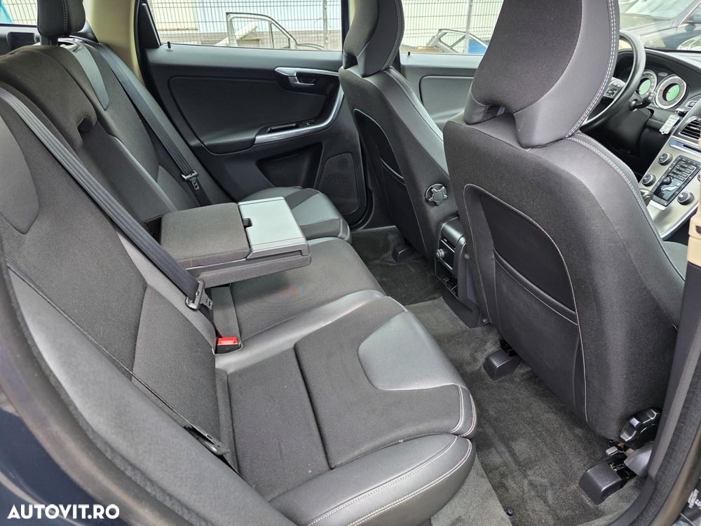 Volvo XC 60 D4 Geartronic Momentum - 12