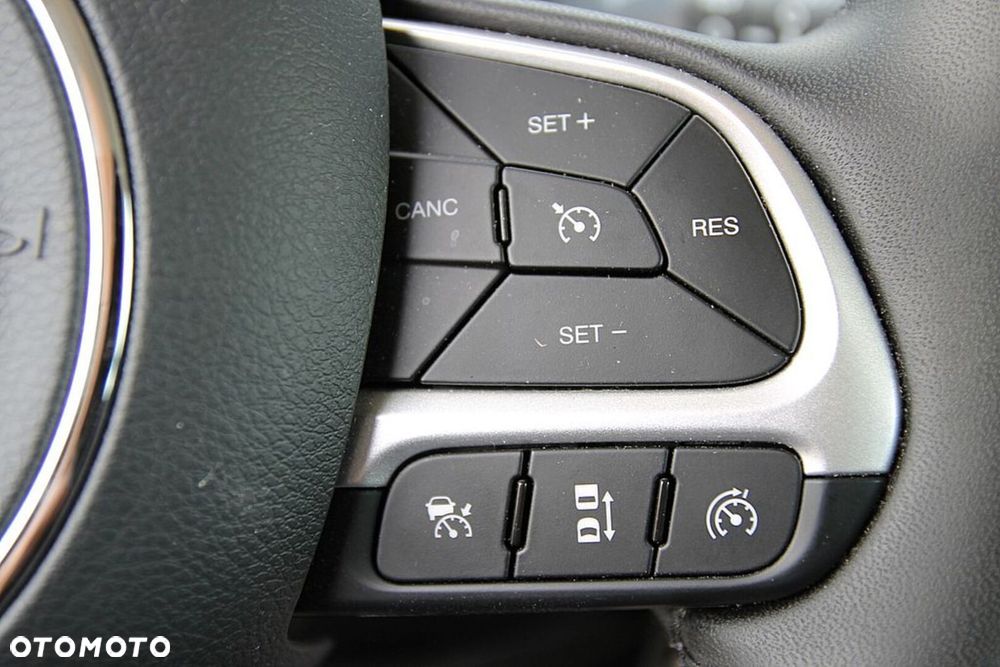 Jeep Renegade 1.5 T4 mHEV Limited FWD S&S DCT - 30