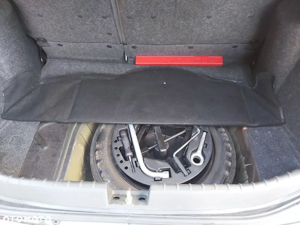 Alfa Romeo 147 1.9 JTD 16V Progress - 23
