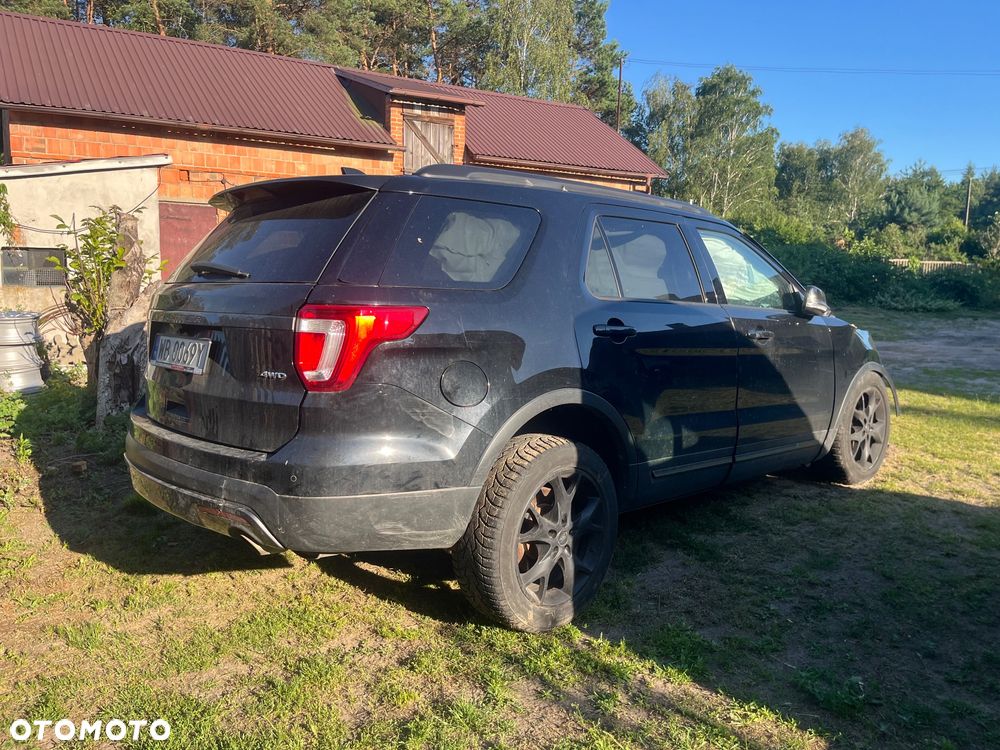 Ford Explorer - 1