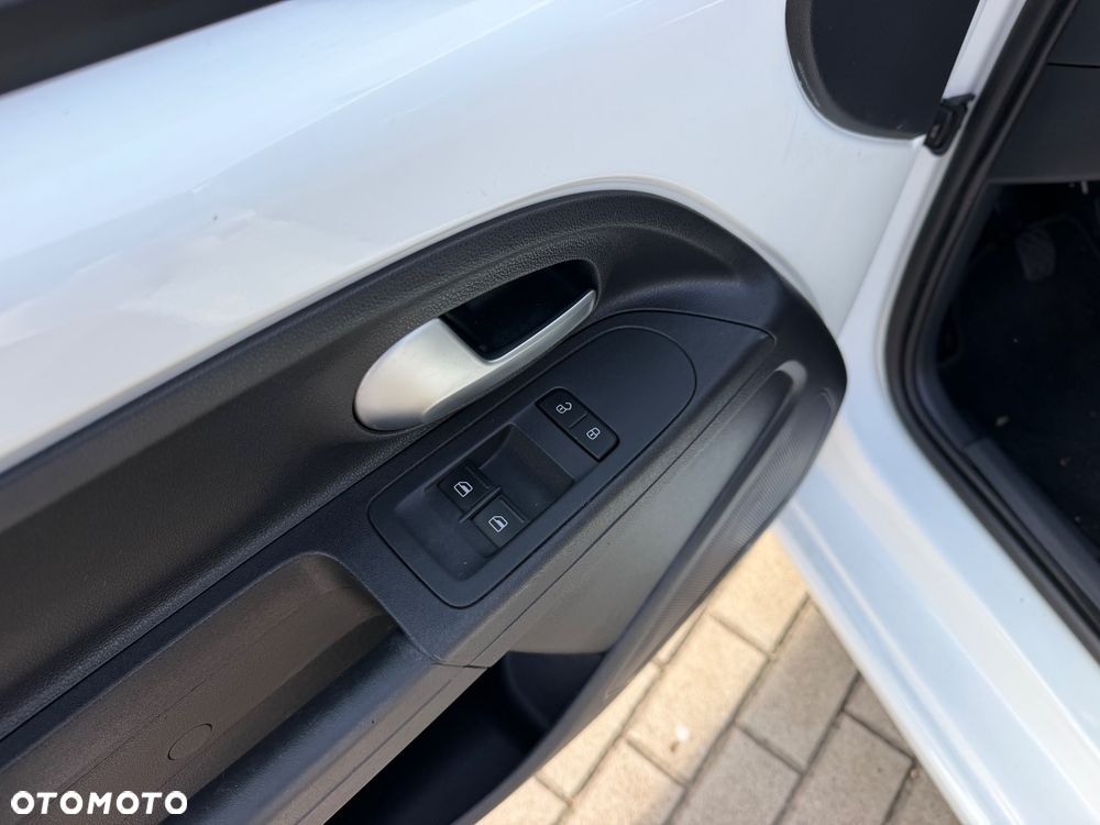 Volkswagen up! white style - 18