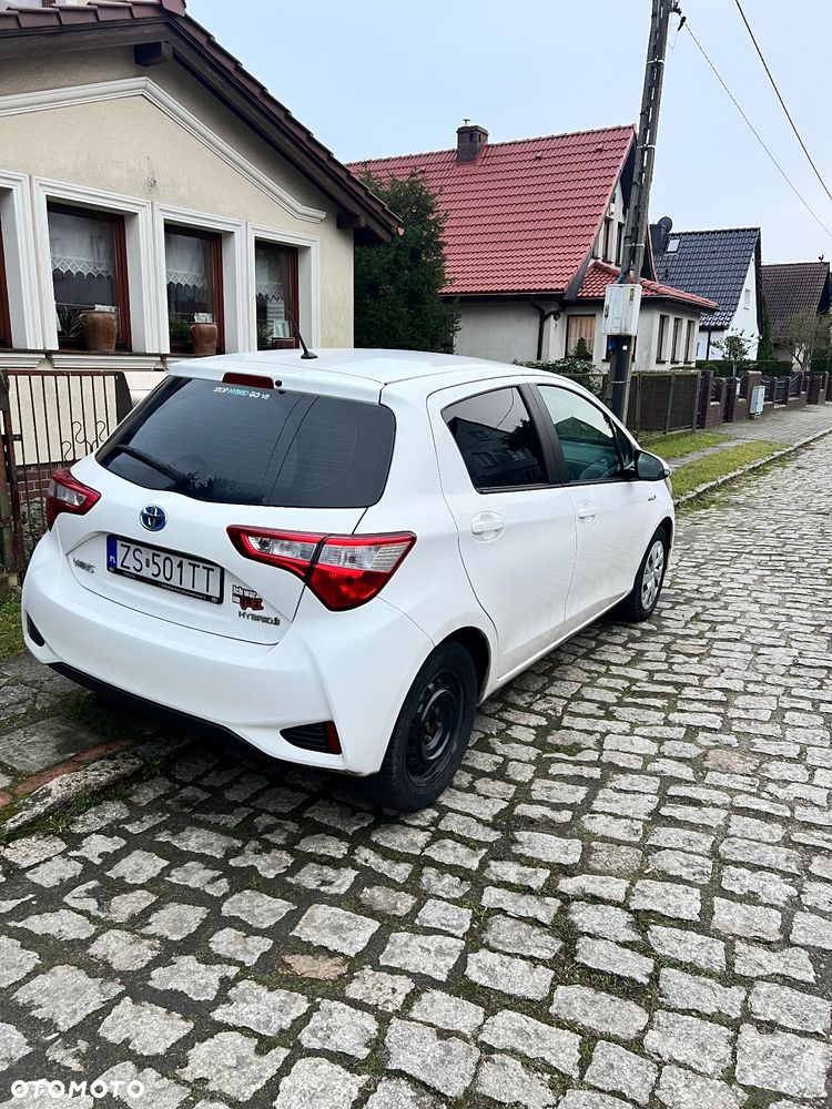 Toyota Yaris Hybrid 100 Active EU6 - 10