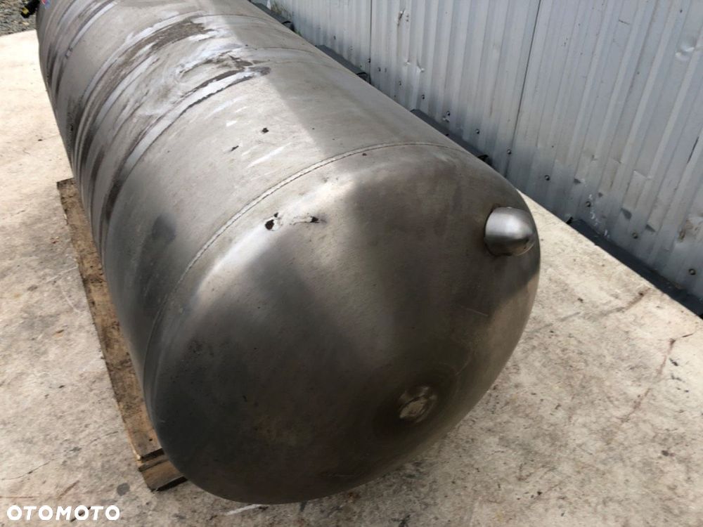 ZBIORNIK PALIWA GAZU LNG  SCANIA L,P,G,R,S - series 2016 - 2022 R410 302 kW [411 KM] 8x4/4 2017 - 8