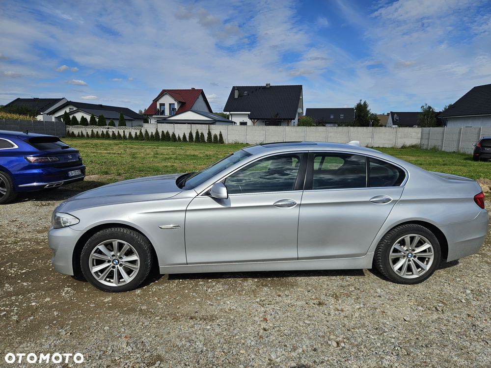 BMW Seria 5 528i xDrive Luxury Line - 24