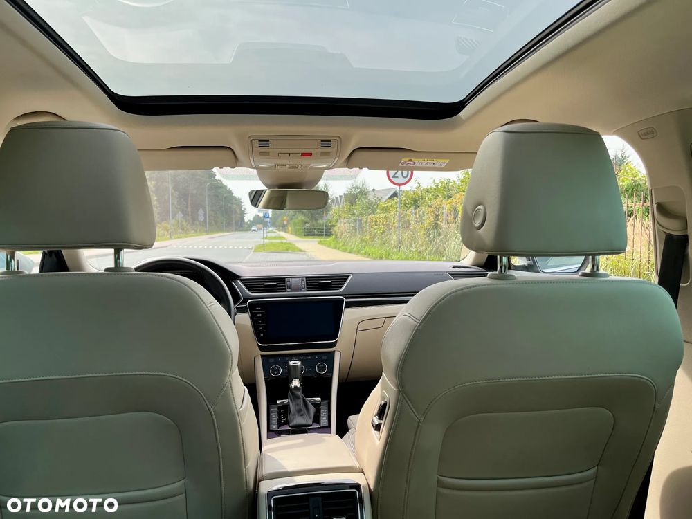 Skoda Superb 2.0 TSI 4x4 L&K DSG - 19