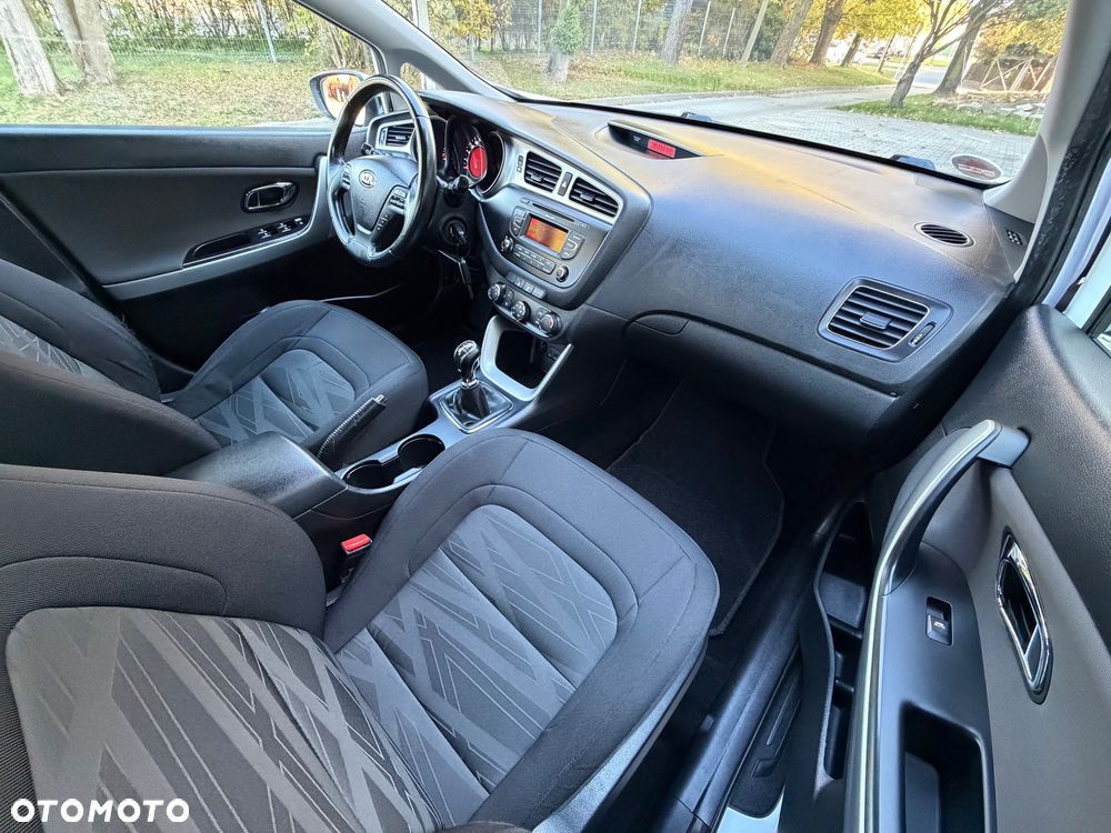 Kia Ceed 1.4 CVVT Attract - 19