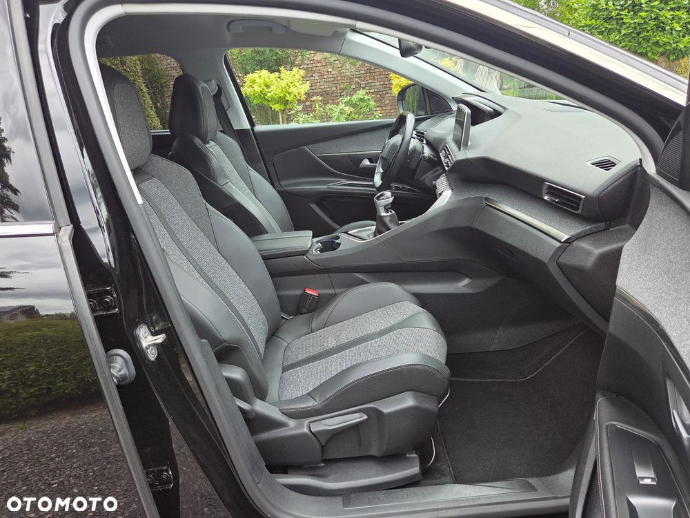 Peugeot 5008 BlueHDI 130 Allure Business-Paket - 34