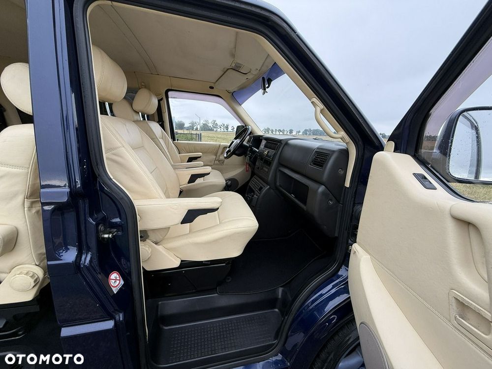 Volkswagen Multivan - 14