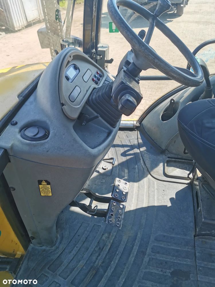 Komatsu WB97S-2 - 19