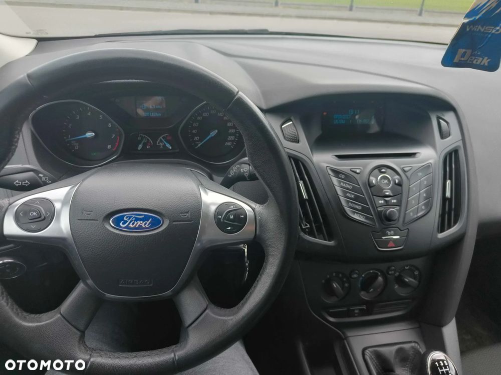 Ford Focus 1.6 Trend - 10