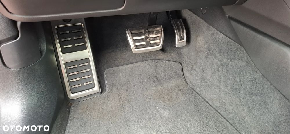 Audi A4 Avant 2.0 TDI S tronic quattro sport - 24