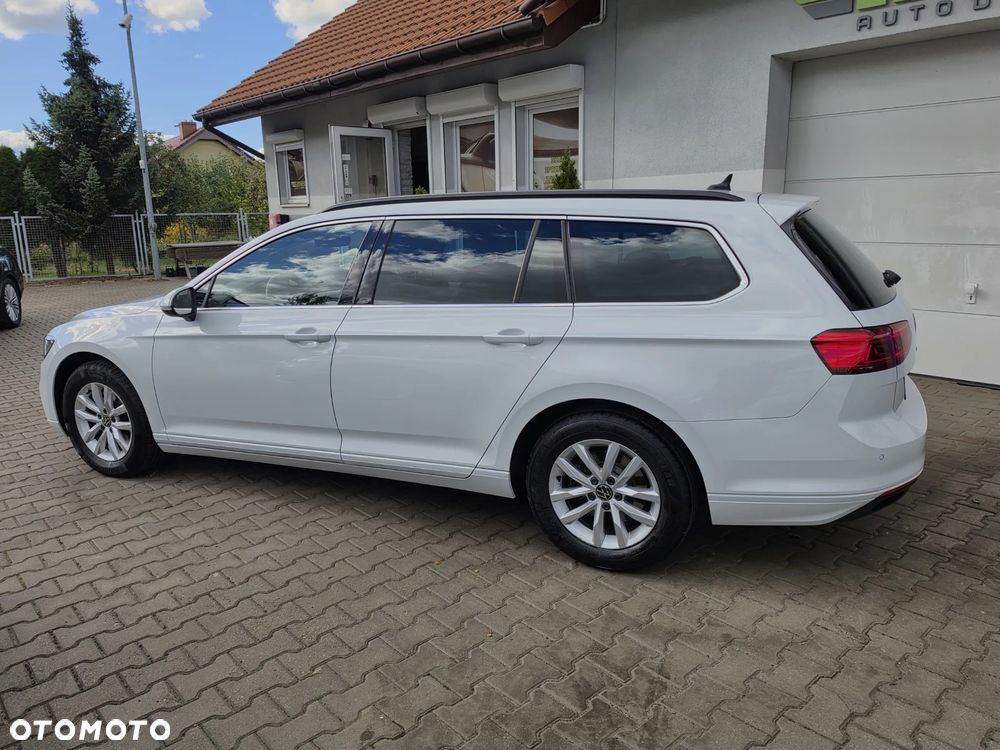 Volkswagen Passat Variant 2.0 TDI SCR DSG Conceptline - 9