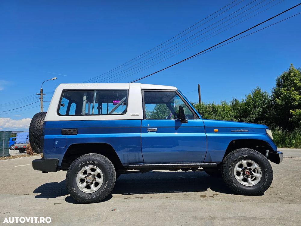 Toyota Land Cruiser - 2