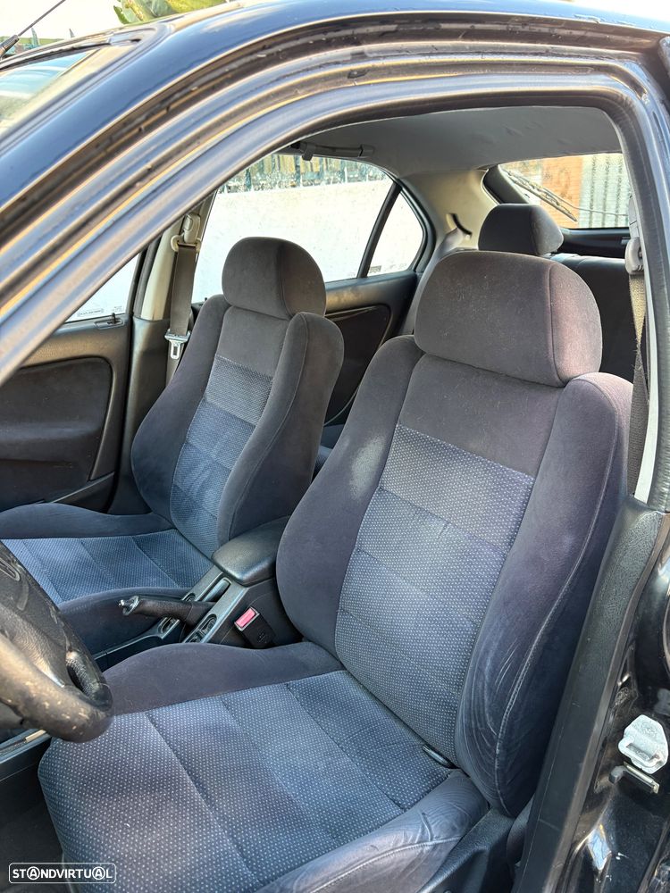 Honda Civic 1.5i - 5