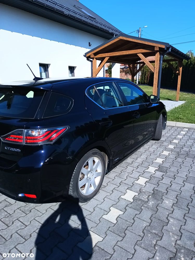 Lexus CT - 15