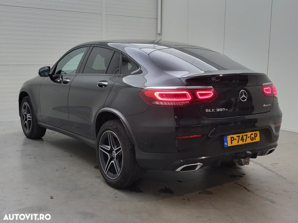 Mercedes-Benz GLC Coupe 300 e 4Matic 9G-TRONIC Edition AMG Line - 3