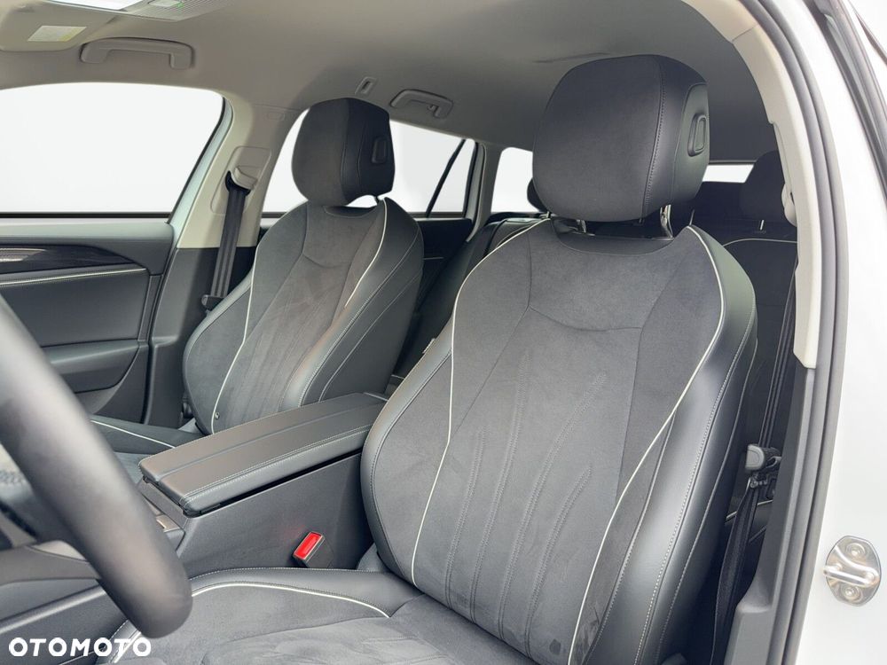 Volkswagen Passat - 12