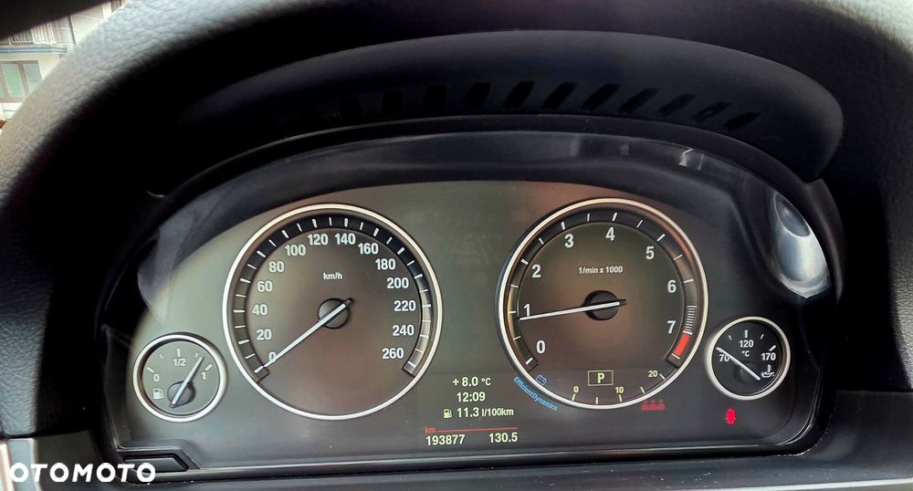 BMW Seria 5 528i xDrive Modern Line - 26