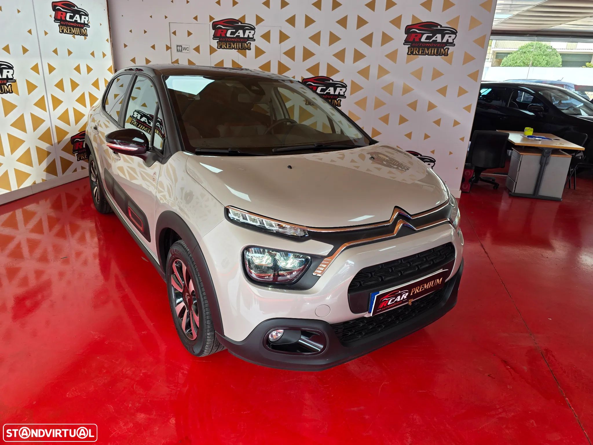 Citroën C3 1.2 PureTech C-Series - 1