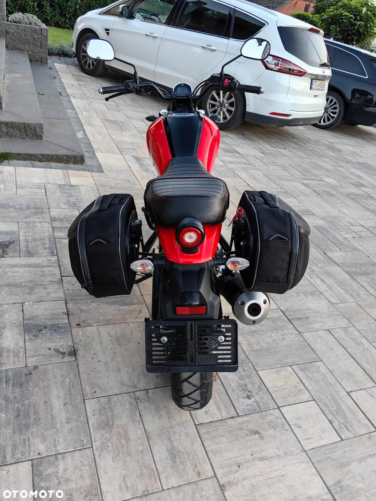 Yamaha XSR - 13