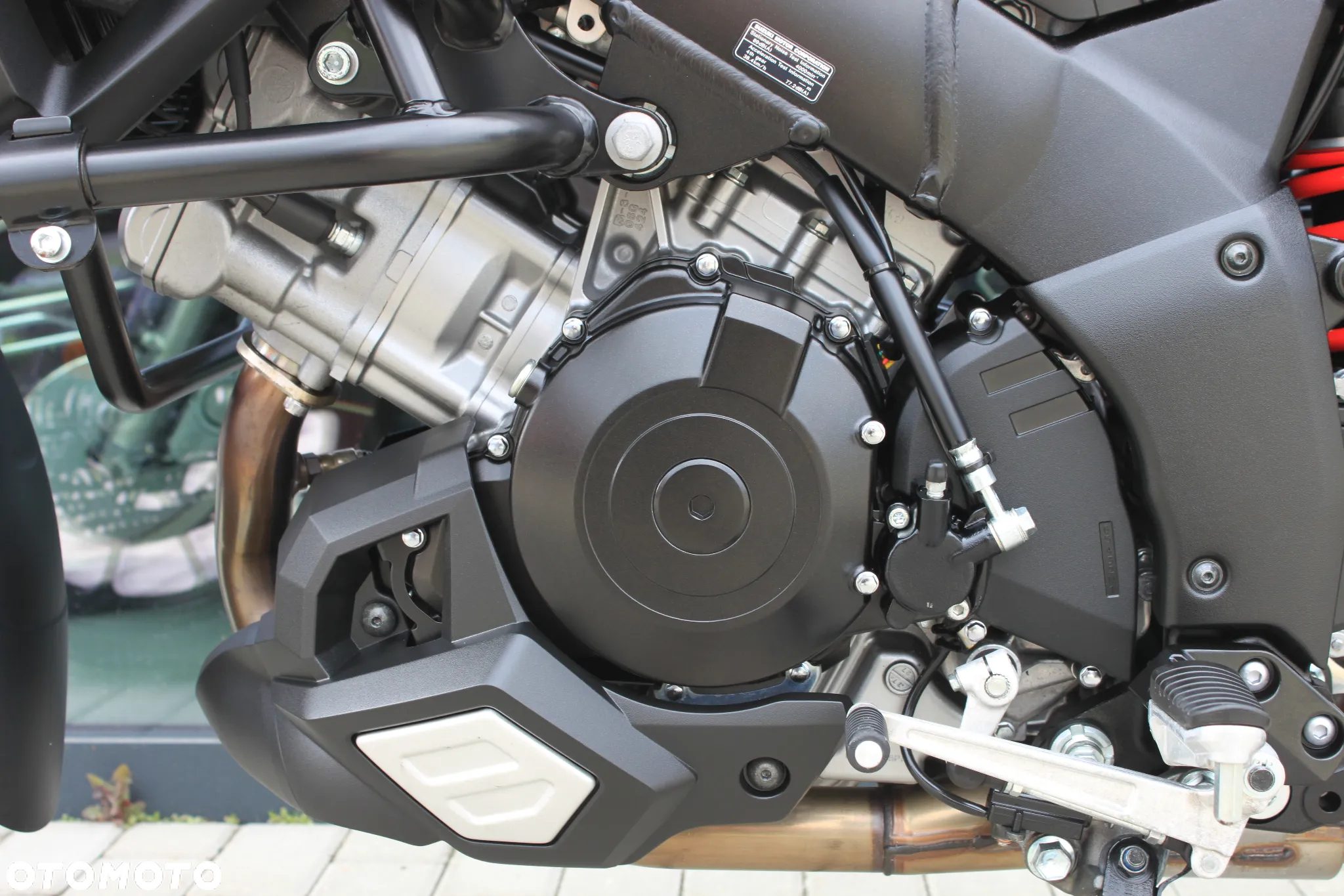 Suzuki DL - 10
