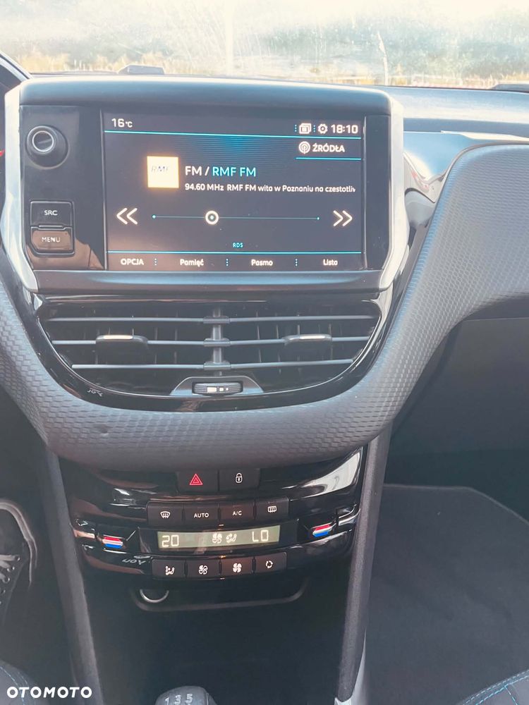 Peugeot 2008 2019 photo 5