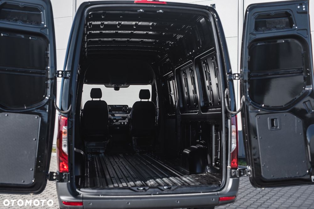 Mercedes-Benz Sprinter - 23