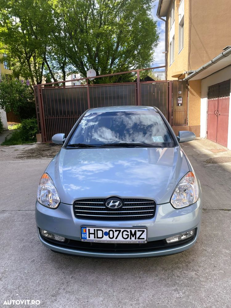 Hyundai Accent - 3