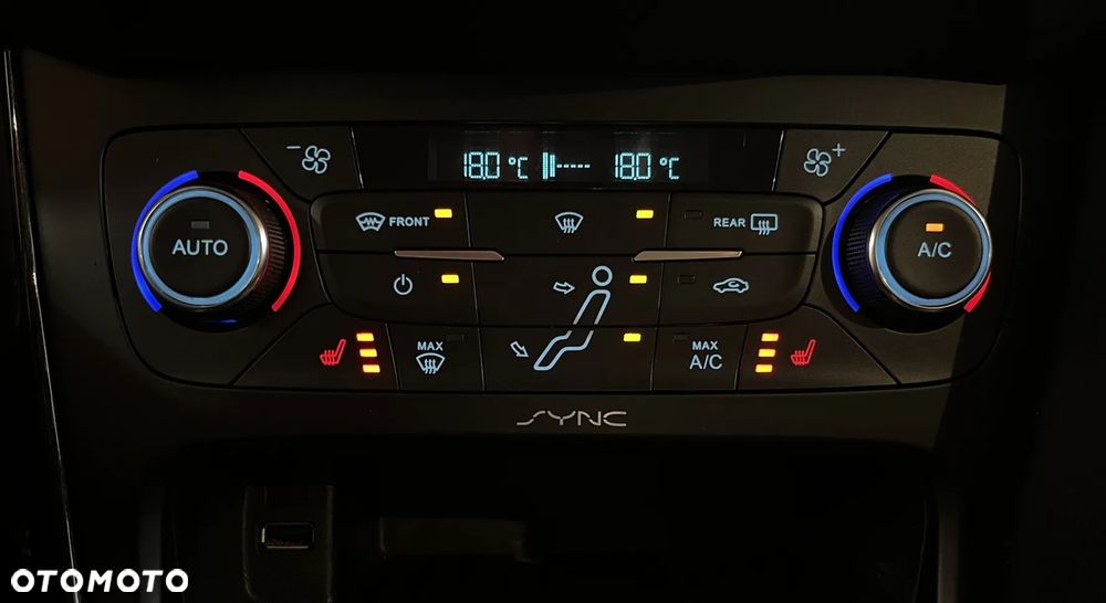 Ford Focus 1.5 EcoBoost Start-Stopp-System TITANIUM X - 16