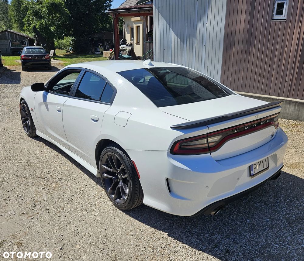 Dodge Charger 6.4 Scat Pack - 8