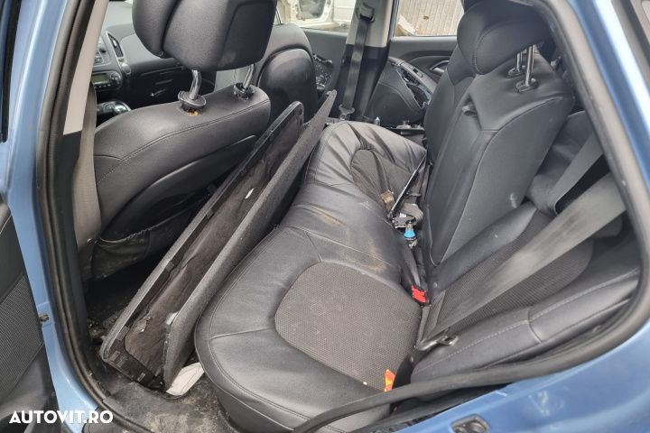 scaune fata spate bancheta scaune interior piele plafoniera spira volan timonerie kit pornire ambreaj volanta  Hyundai IX35 motor 2.0crdi D4HA dezmembrez - 6