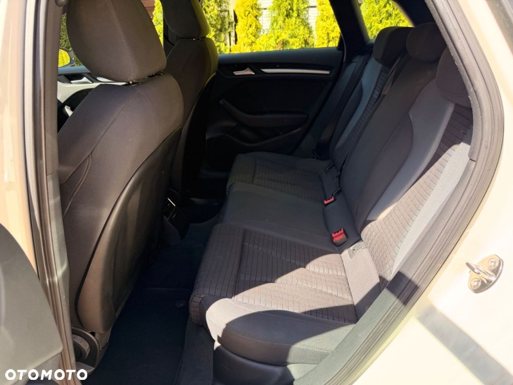 Audi A3 Sportback - 15