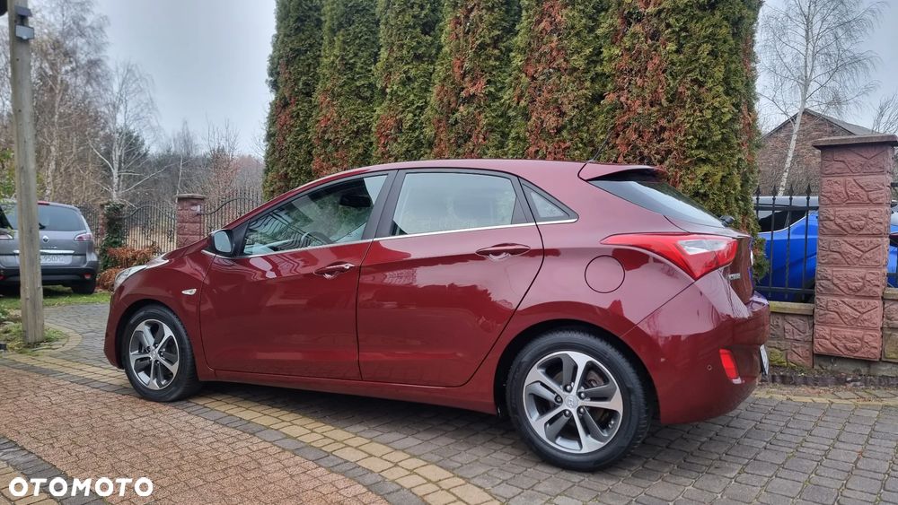 Hyundai i30 blue 1.4 Trend - 19